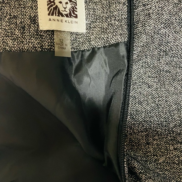 Skirt - lines - Picture 3 of 6